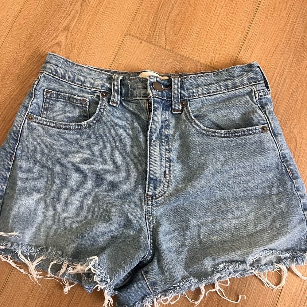Universal Thread 90’s cutoff shorts